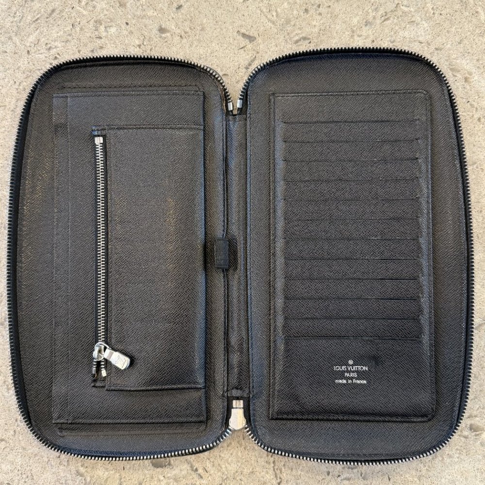 EUC LOUIS VUITTON ATOLL ORGANIZER WALLET BLACK WITH LV BOX - Picture 10 of 11